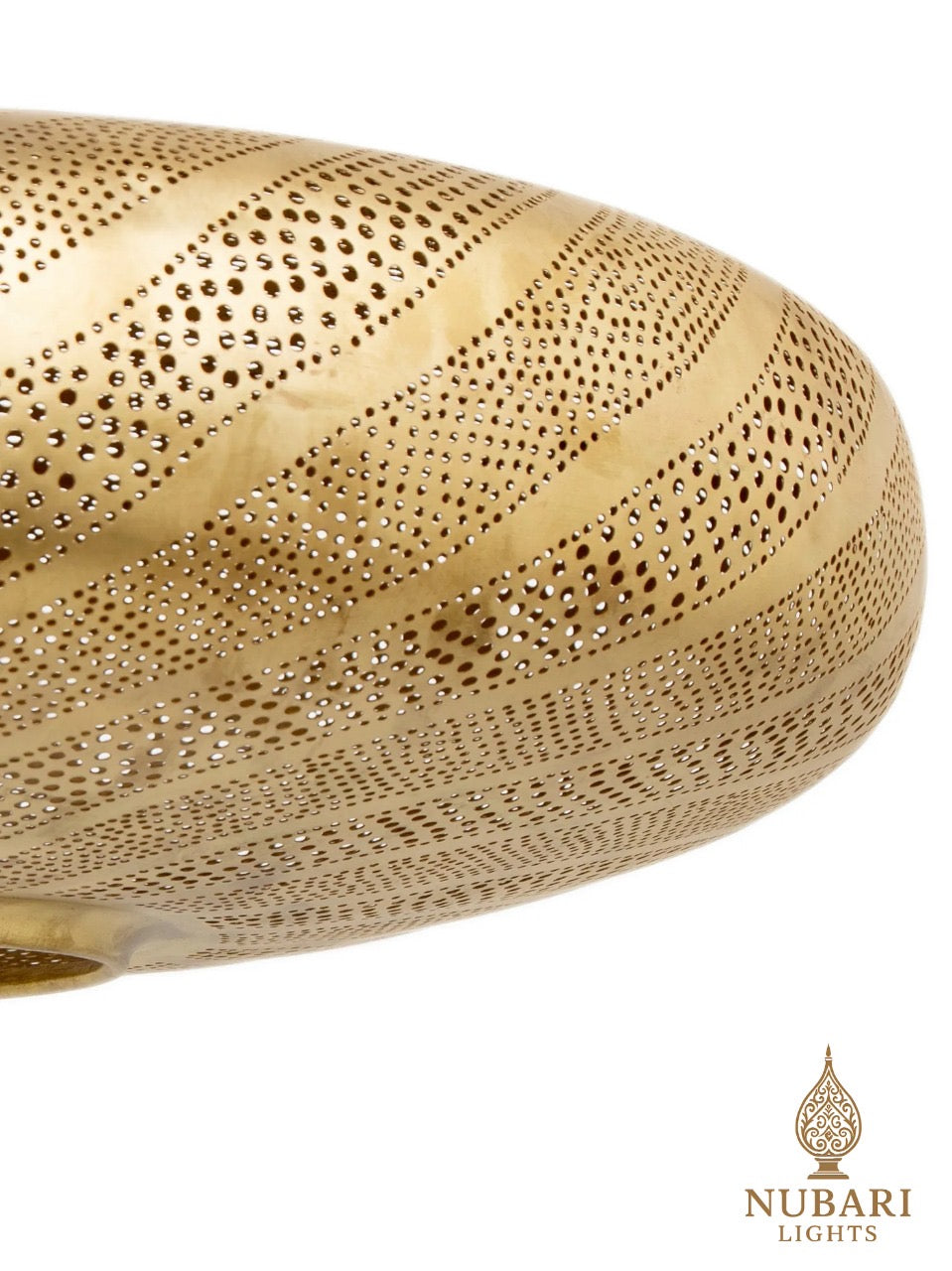 Suspension à motif de vagues percées faite à la main